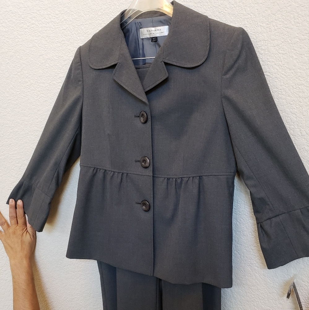 Women's 2-PC Pantsuit